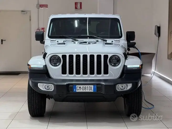 Jeep Wrangler 2023 photo 2