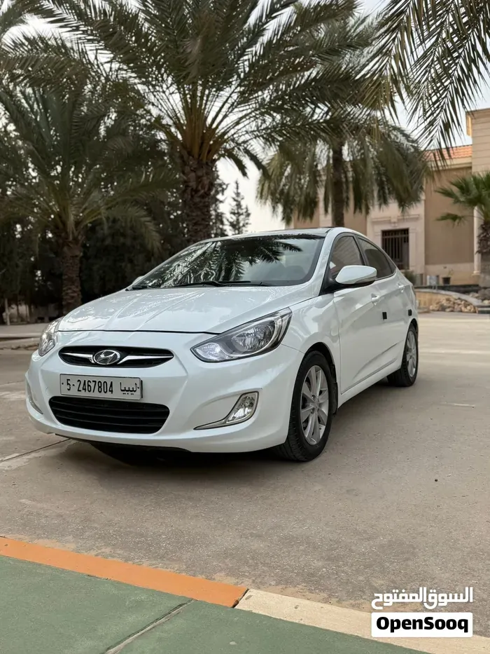 Hyundai Accent 2012 photo 4