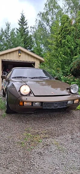 Porsche 928