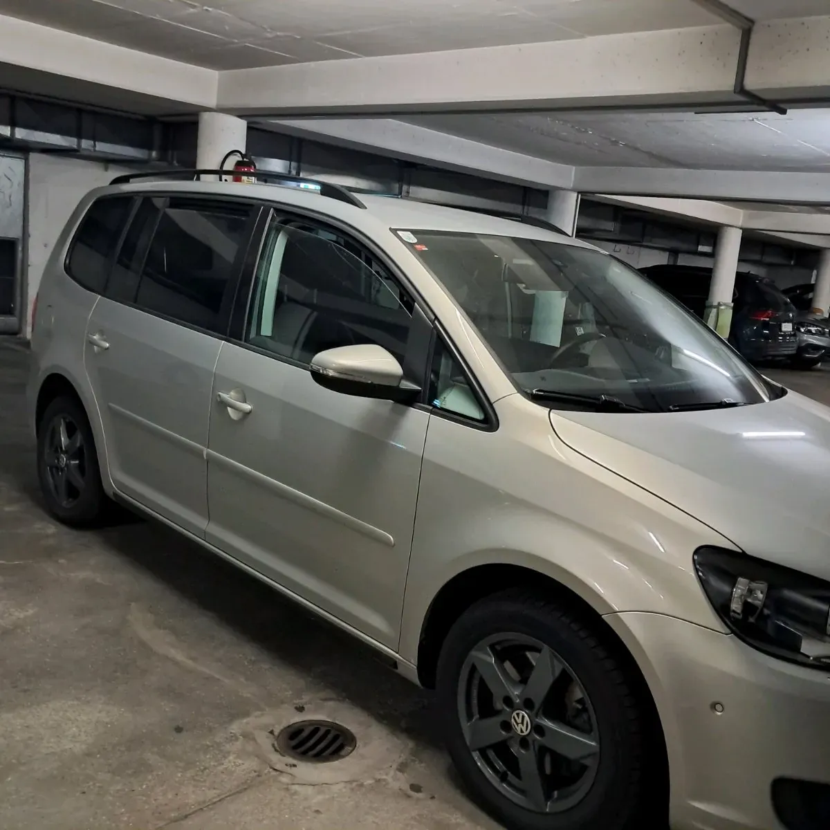 Volkswagen Touran 2014 photo 2