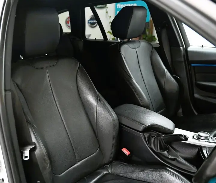 BMW 3 Series 2019 photo 4