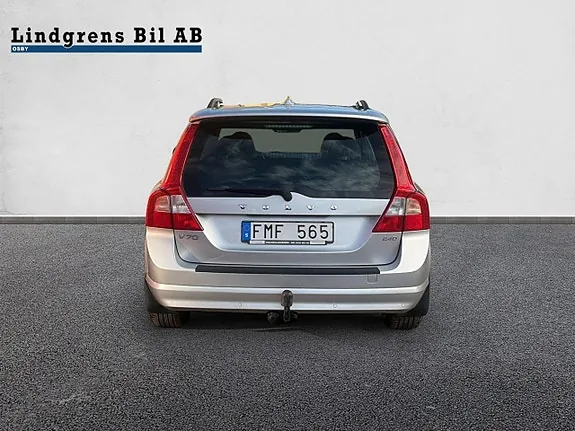 Volvo V70 2010 photo 5