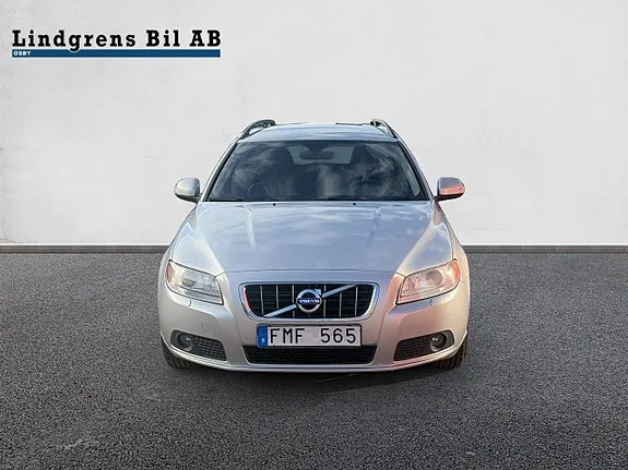 Volvo V70 2010 photo 4
