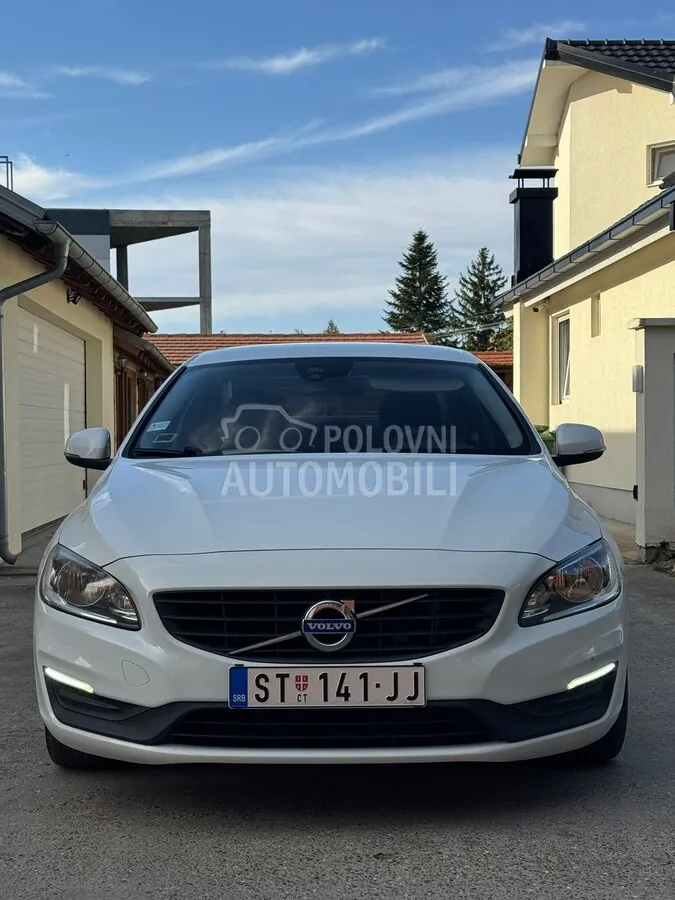 Volvo S60 2015 photo 4