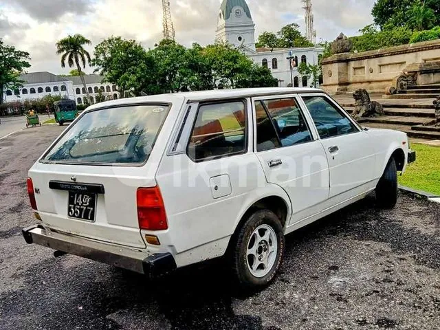 Toyota Corolla 1982 photo 2
