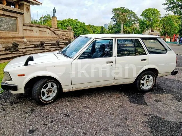 Toyota Corolla 1982 photo 4