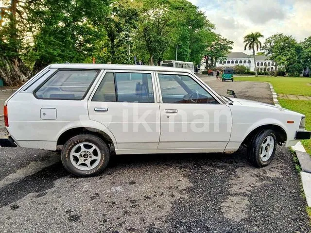 Toyota Corolla 1982 photo 3