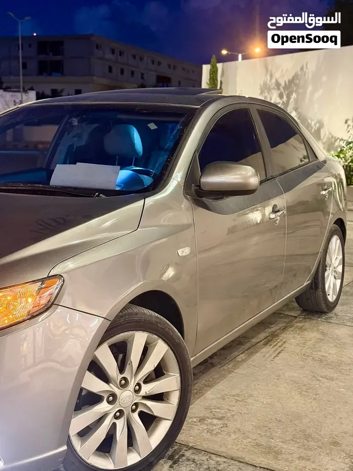 Kia Forte 2010 photo 2