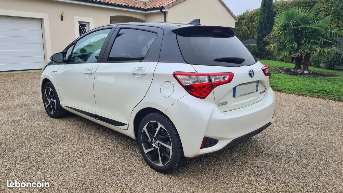 Toyota Yaris 2019 photo 2