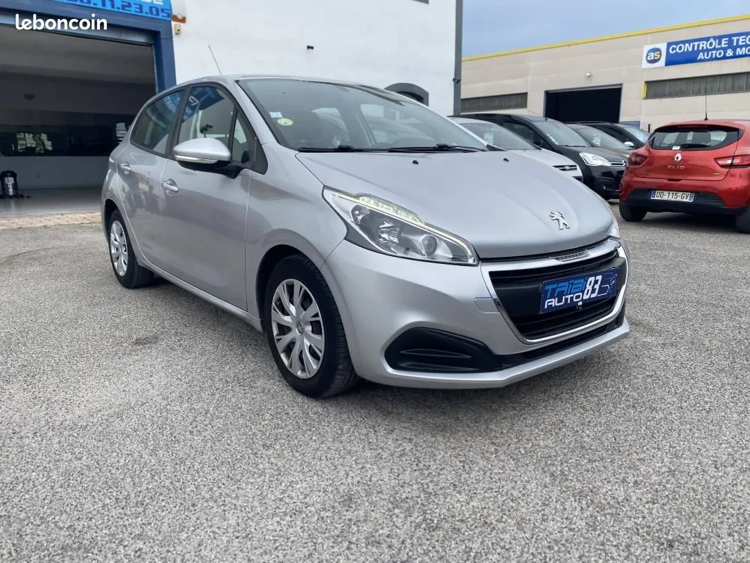 Peugeot 208 2018 photo 5