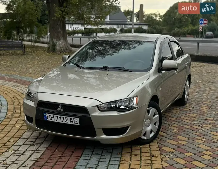 Mitsubishi Lancer 2010 photo 2