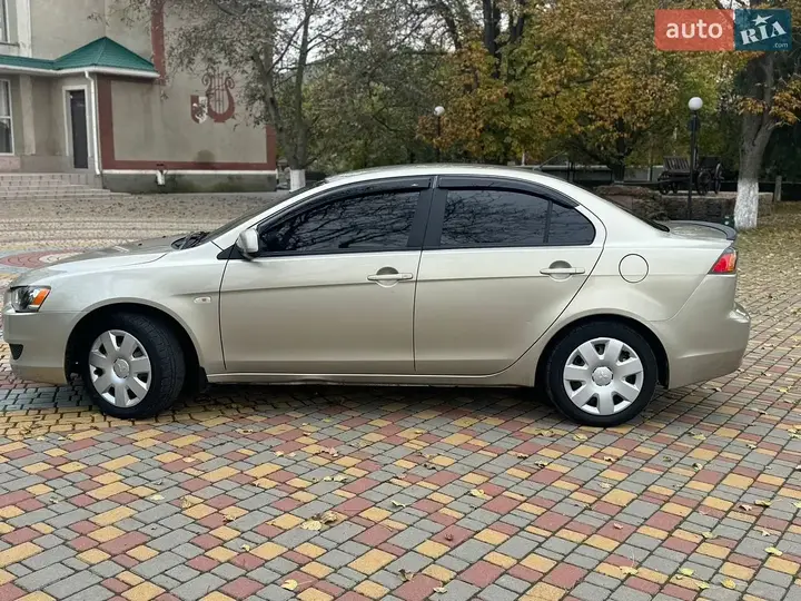 Mitsubishi Lancer 2010 photo 5