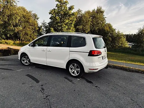 Volkswagen Sharan 2016 photo 2