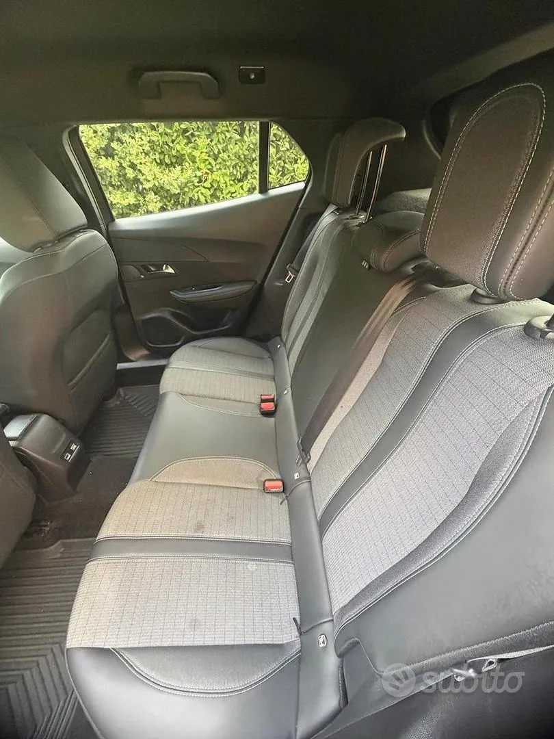 Peugeot 2008 2024 photo 2