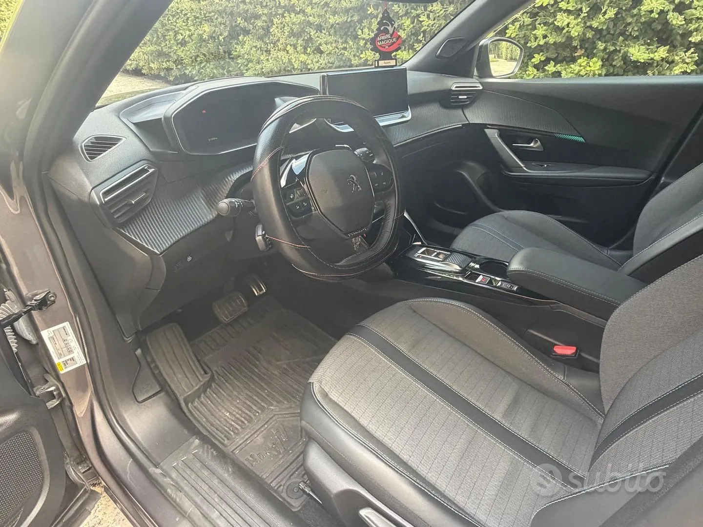 Peugeot 2008 2024 photo 3