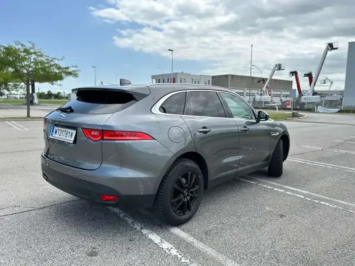 Jaguar F-Pace 2017 photo 3