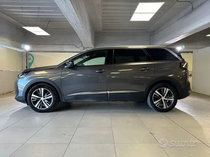 Peugeot 5008 2024 photo 2