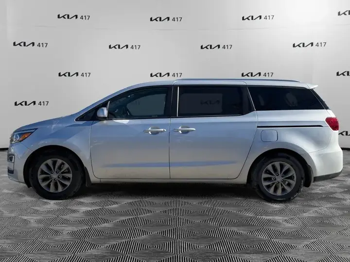 Kia Sedona 2019 photo 2