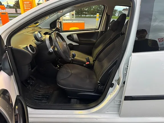 Peugeot 107 2014 photo 5
