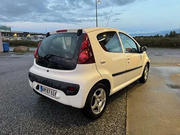 Peugeot 107 2014 photo 3