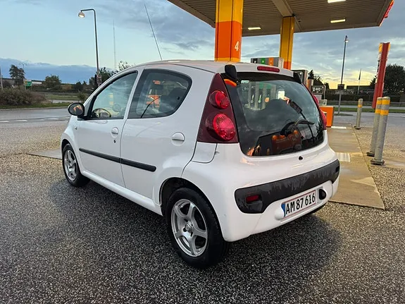 Peugeot 107 2014 photo 4