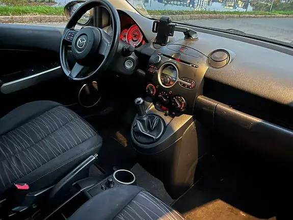 Mazda 2 2008 photo 4