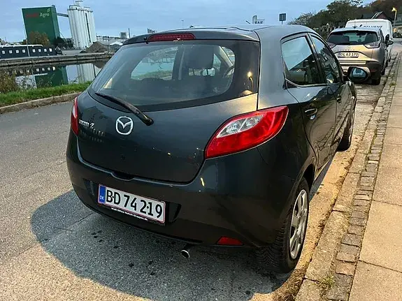 Mazda 2