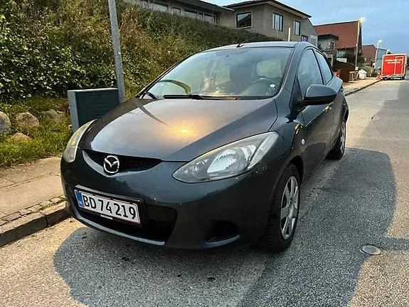 Mazda 2 2008 photo 3