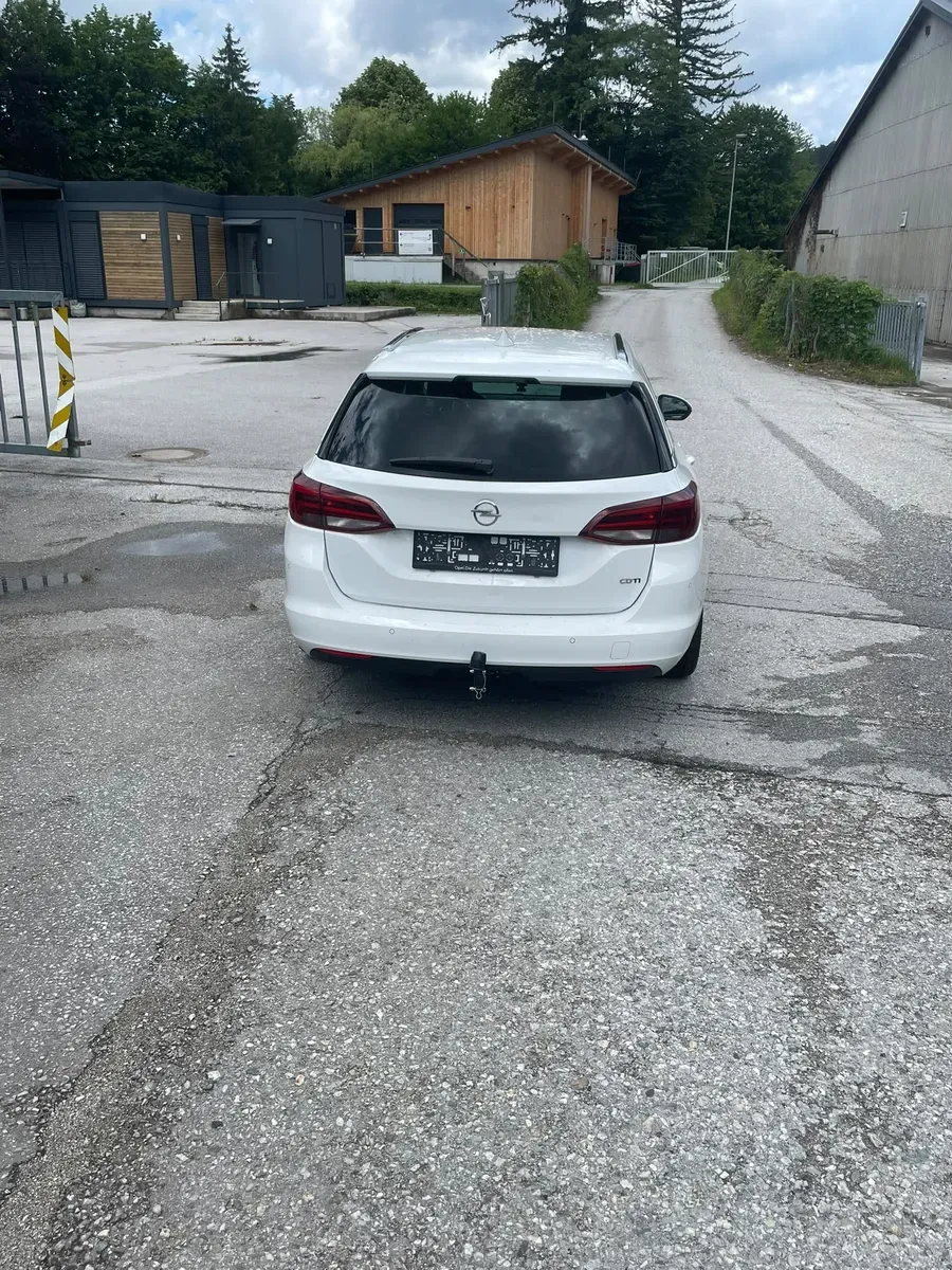 Opel Astra 2018 photo 3