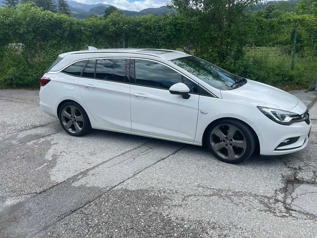 Opel Astra 2018 photo 2