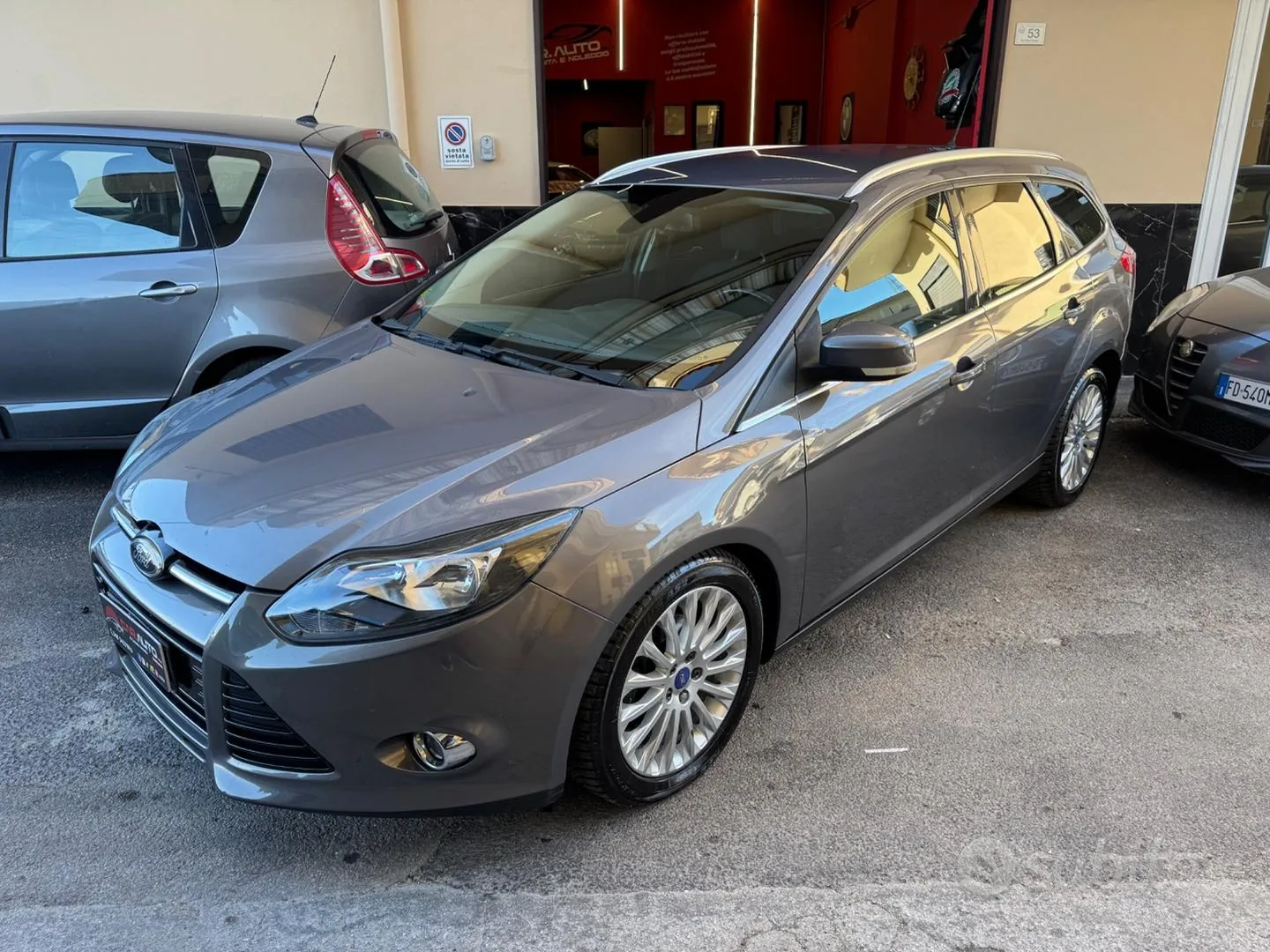 Ford Focus 2011 photo 2