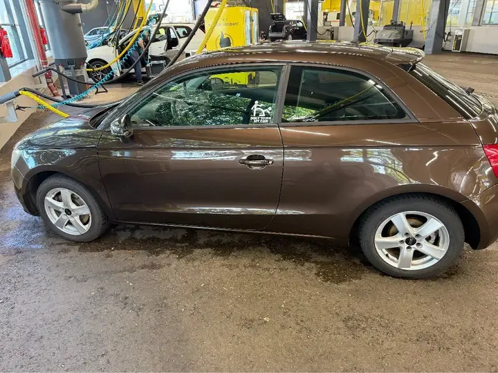 Audi A1 2010 photo 2