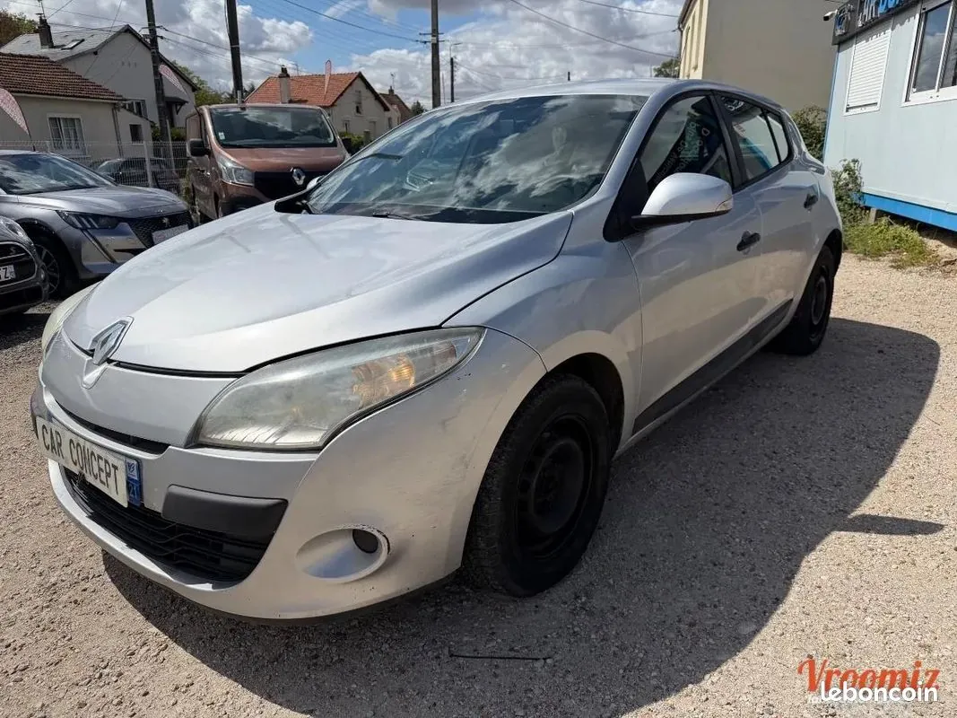Renault Megane 2010 photo 2
