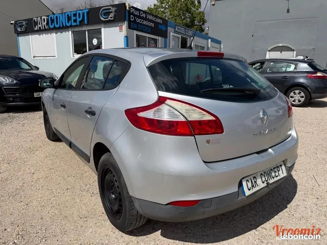 Renault Megane 2010 photo 3