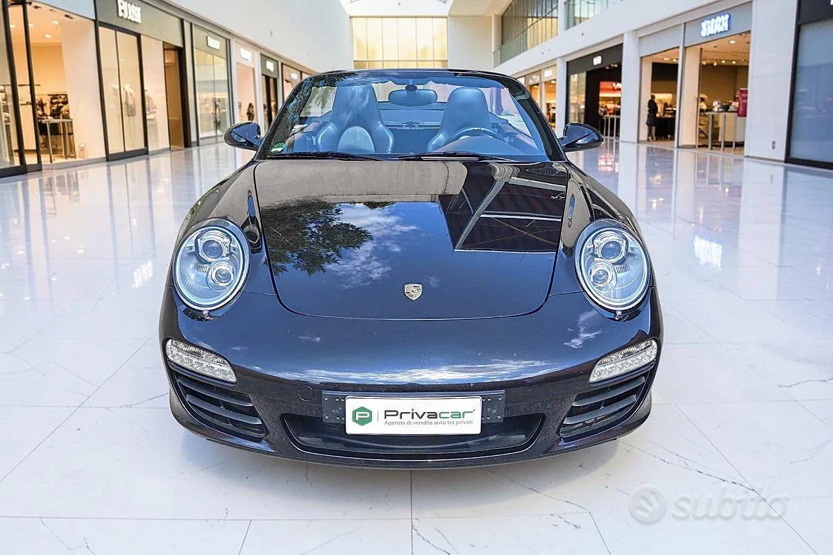 Porsche 911 2011 photo 2