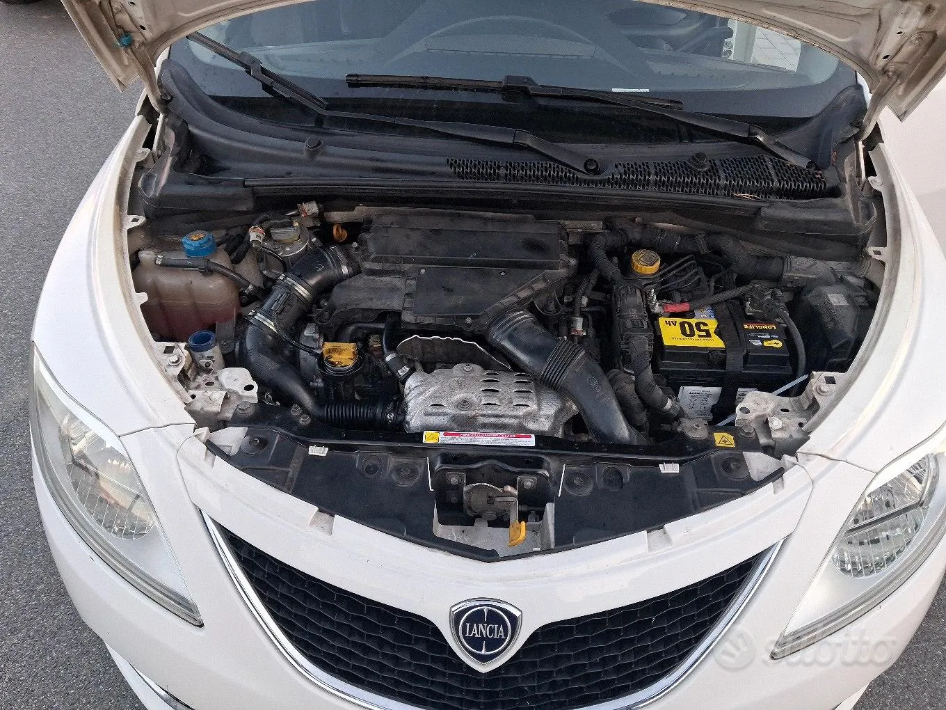 Lancia Ypsilon 2016 photo 2