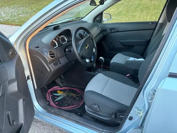 Chevrolet Aveo 2011 photo 3