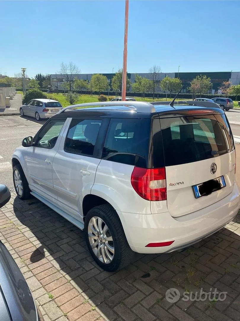 Skoda Yeti 2015 photo 2