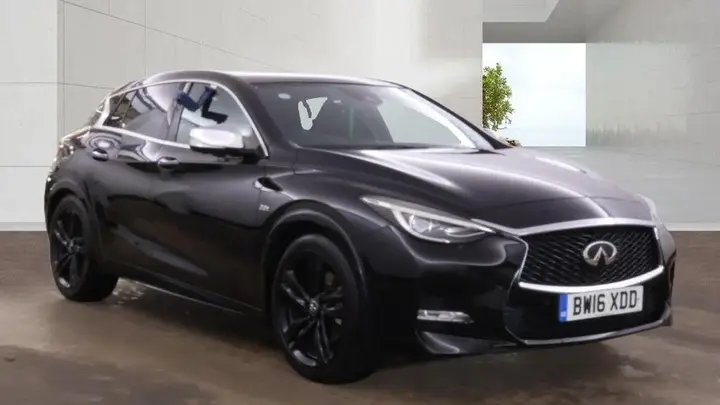 Infiniti Q30