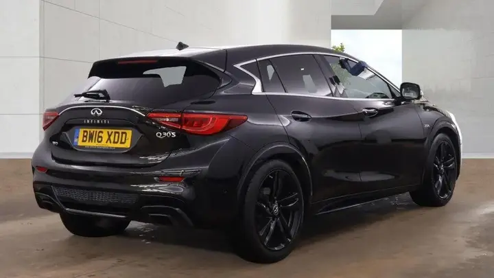 Infiniti Q30 2016 photo 4