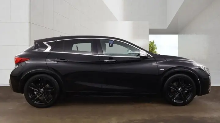 Infiniti Q30 2016 photo 5