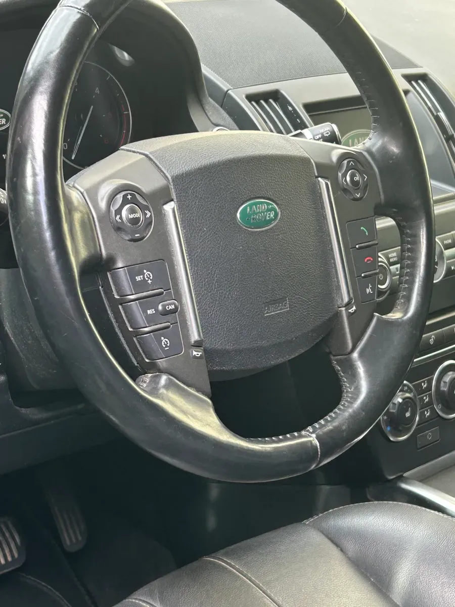 Land Rover Freelander 2013 photo 3