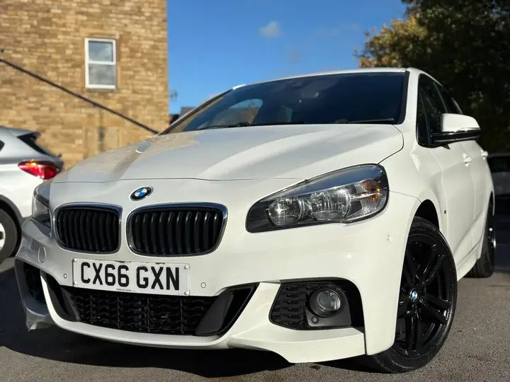 BMW 2 Series Active Tourer 2016 photo 2