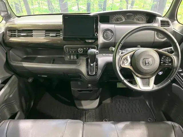 Honda N-Box 2018 photo 2