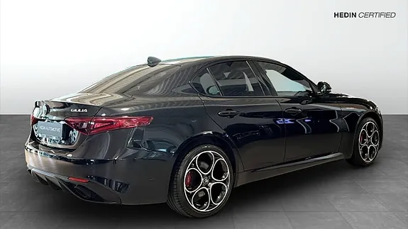 Alfa Romeo Giulia 2022 photo 2