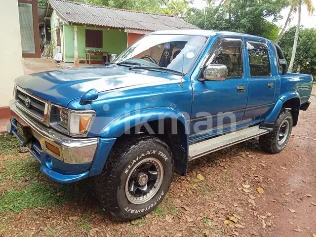 Toyota Hilux 1993 photo 3