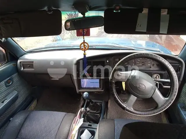 Toyota Hilux 1993 photo 4