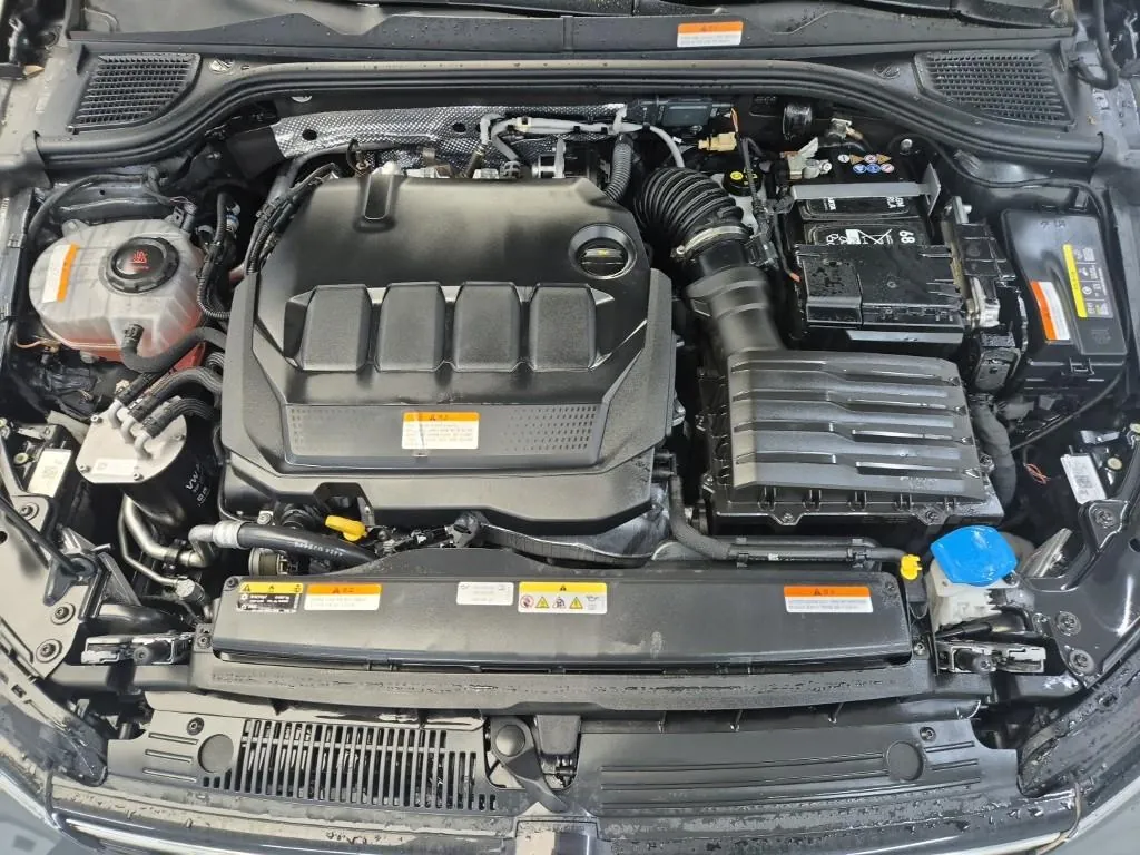 Volkswagen Golf 2025 photo 5