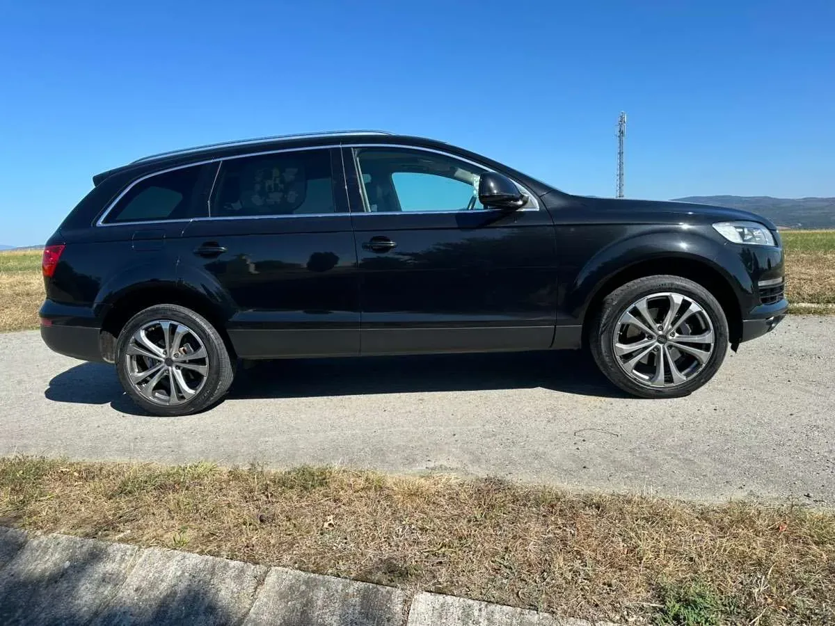 Audi Q7 2008 photo 2