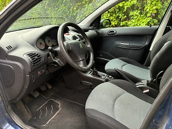 Peugeot 206 2005 photo 3